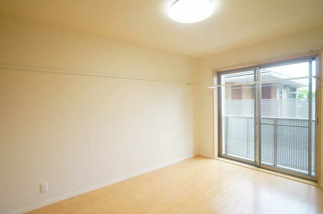 メゾン　スリジエ 102号-4