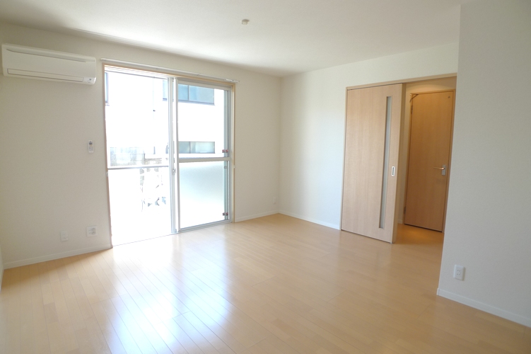 メゾン・ローゼⅢ 102号-3