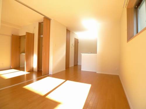 ファースト　プレイス 103号-2