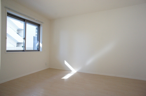 フォレーヌ壱番館 105号-4