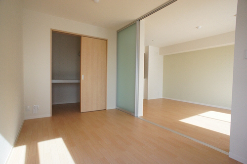 フォレーヌ壱番館 301号-2