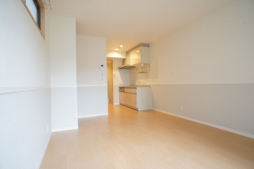 ヴィラージュ柳瀬 201号-1