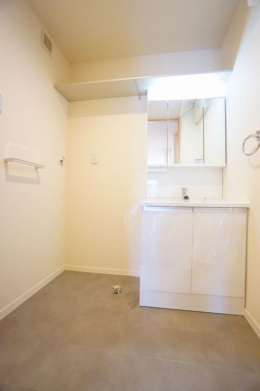 カノン南浦和 203号-8