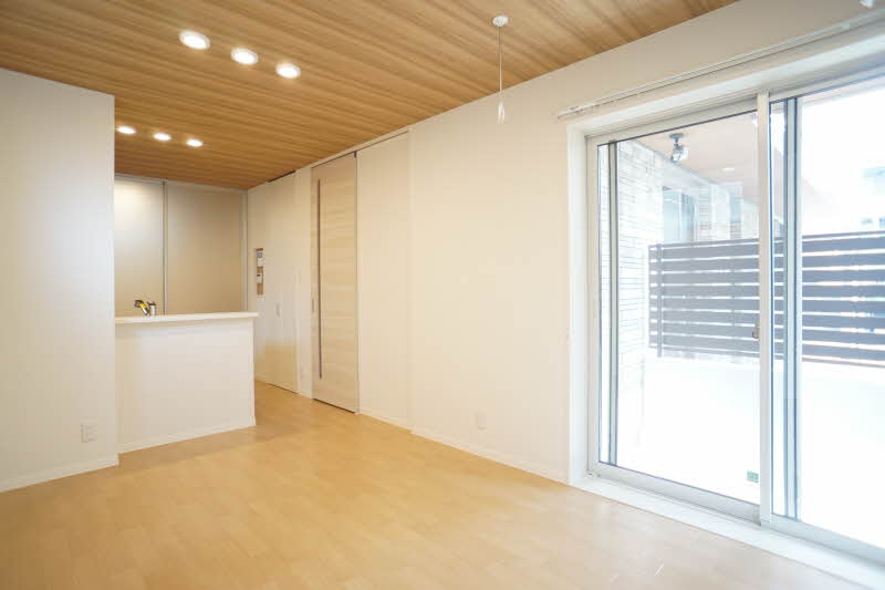 べレオ　エミュー 102号-3