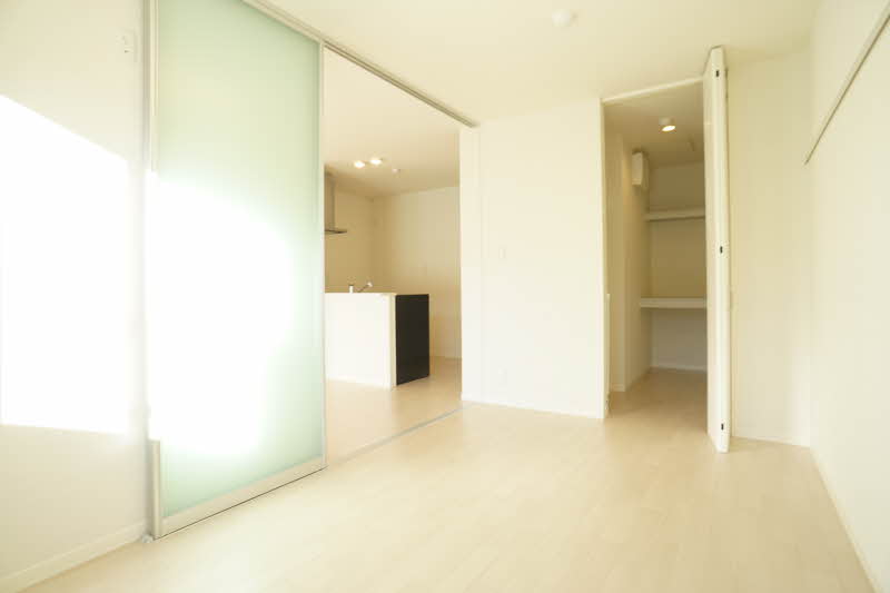 セントリヴィエ東川口 206号-4