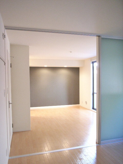 ピュア・ウィステリア 102号-2