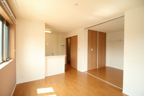 クレアメゾン 203号-3