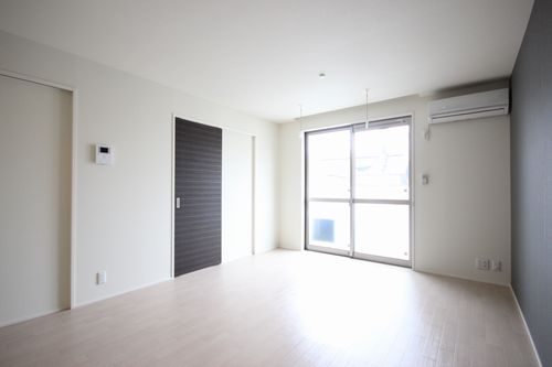 シャーメゾン　ノースリバー 202号-3