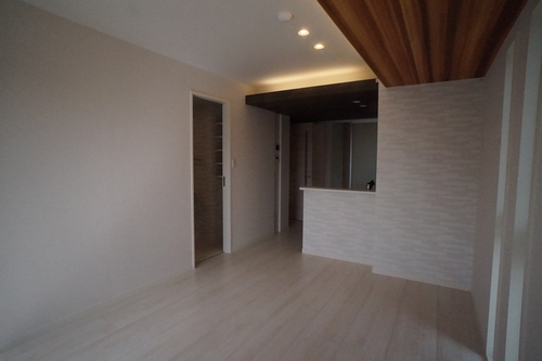 ヘルメスコート 205号-3