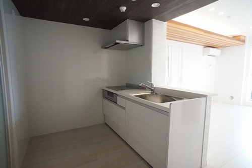 ヘルメスコート 205号-4