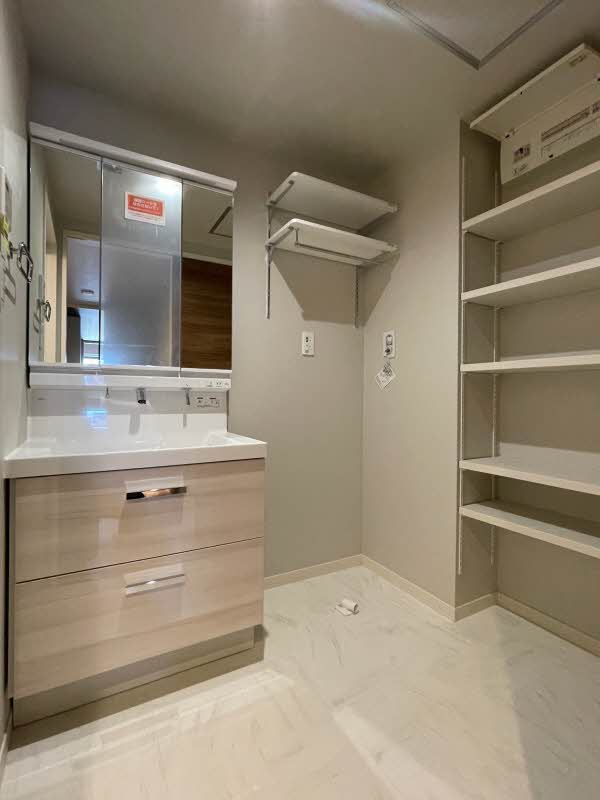 グランシャレ　クラウン 301号-8