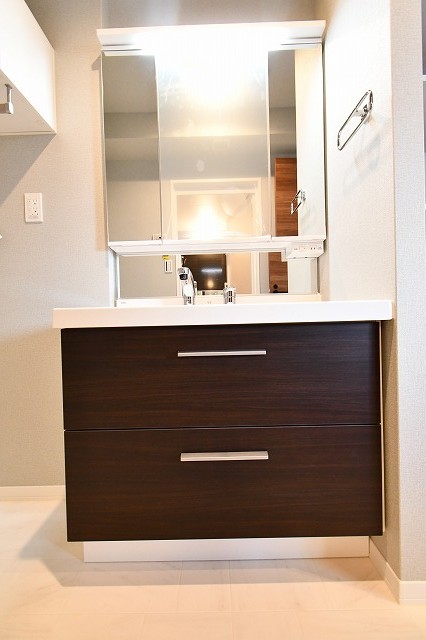 モンターニュ　エイチ　ワイ 206号-8