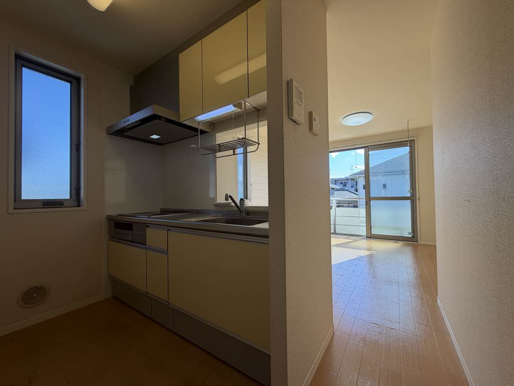 カーサ・グラシアス D 202号-3