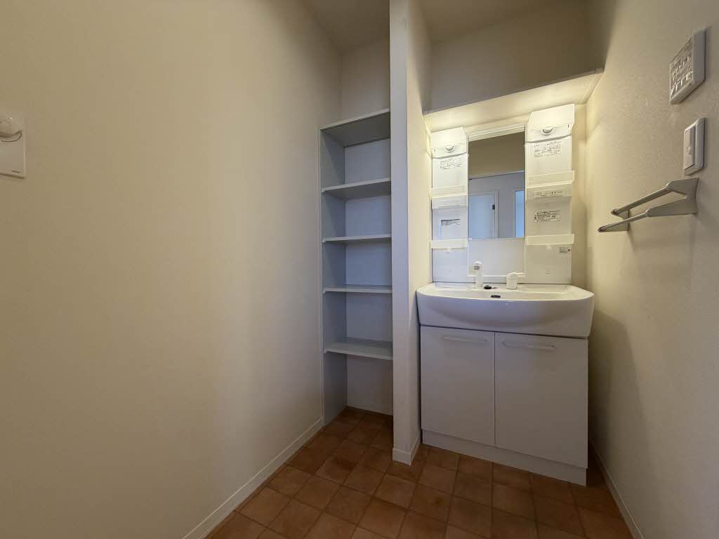 カーサ・グラシアス D 202号-8