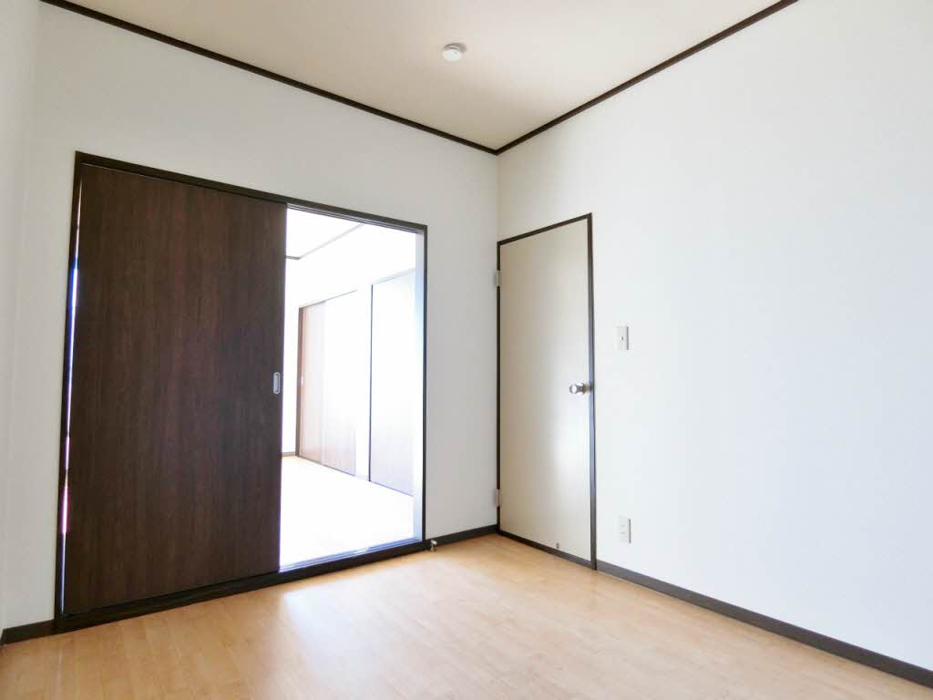 ファミール栄 203号-8