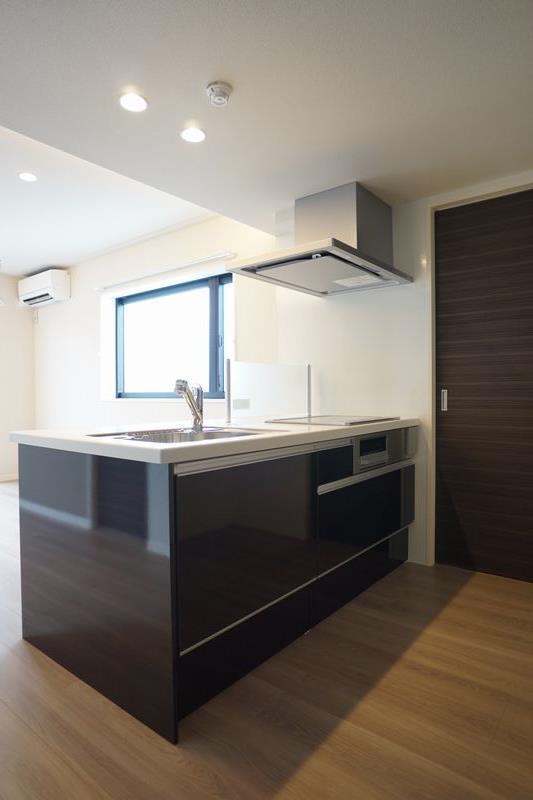 カローレ 301号-3