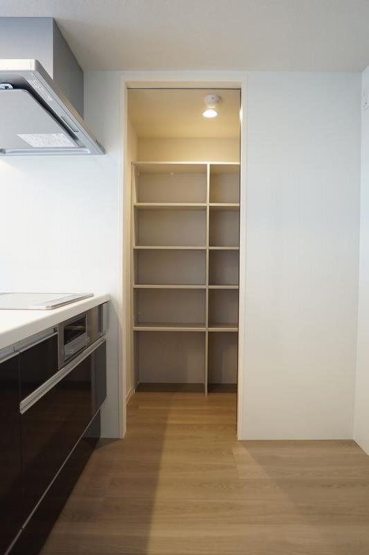 カローレ 301号-5