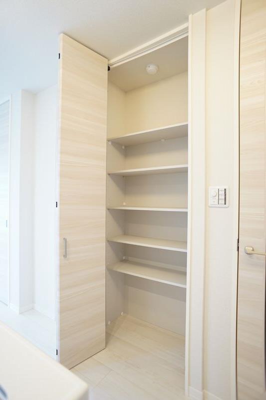 カローレ 302号-5