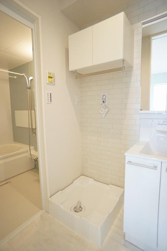 カローレ 302号-8