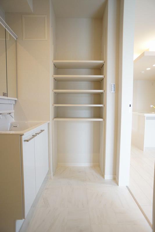 カローレ 302号-10