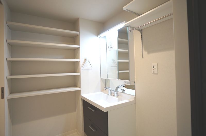 レフィナード　エヌ 206号-8