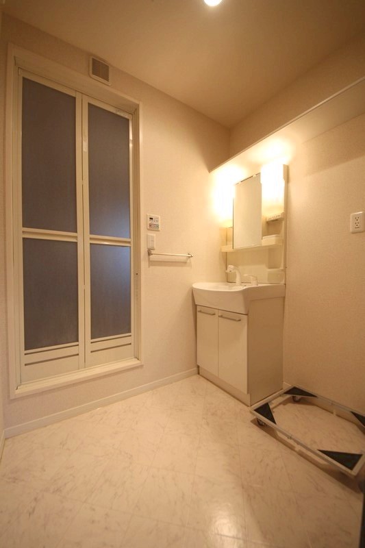 ファミーユ A 201号-9