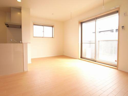 ヴィラ　ローザ 302号-3