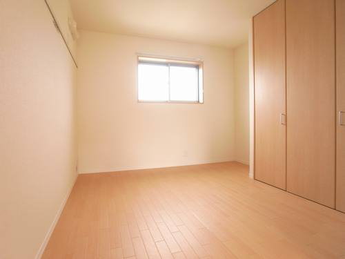 ヴィラ　ローザ 302号-6