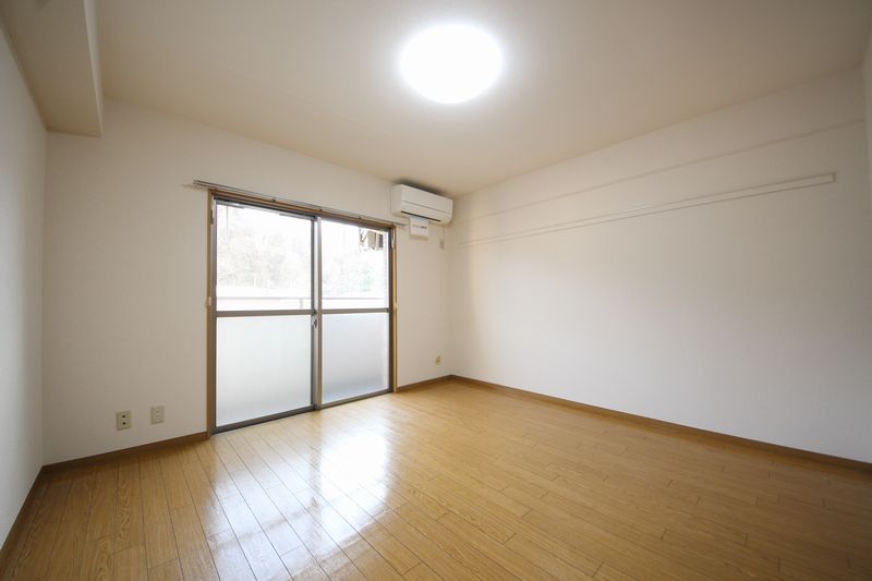 ヴァーデュラスコート 305号-2