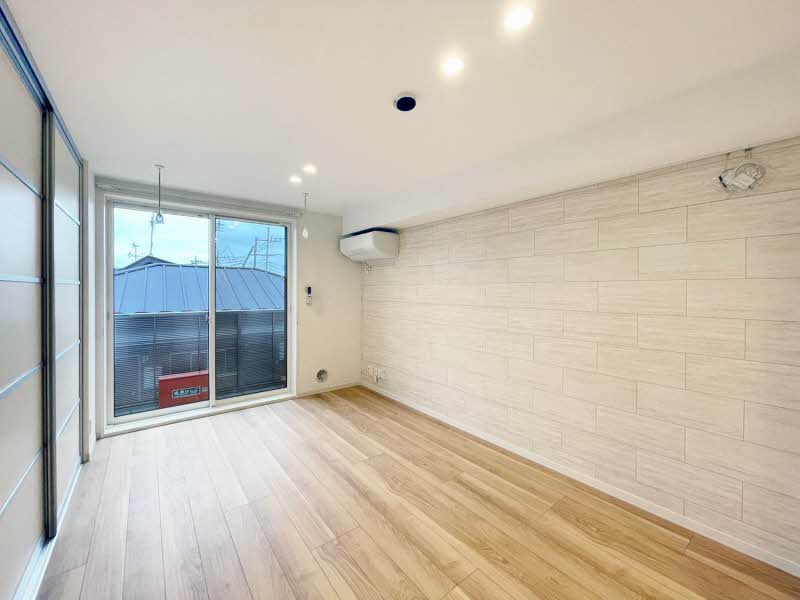 クレストタウン新都心 302号-2