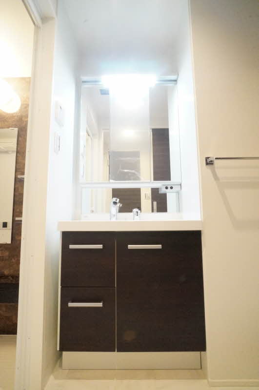 プレシャス イースト 202号-3