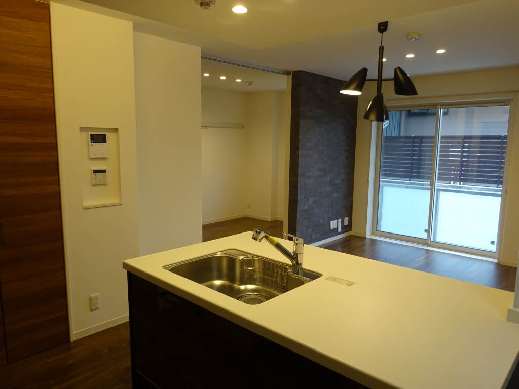 シーズンヒル 103号-3