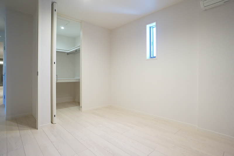 ゼブリナス元町 301号-8