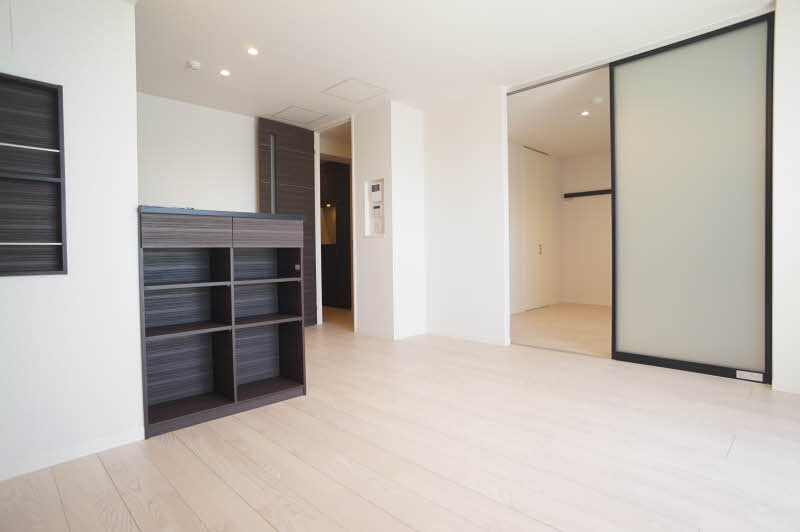 ゼブリナス元町 302号-2