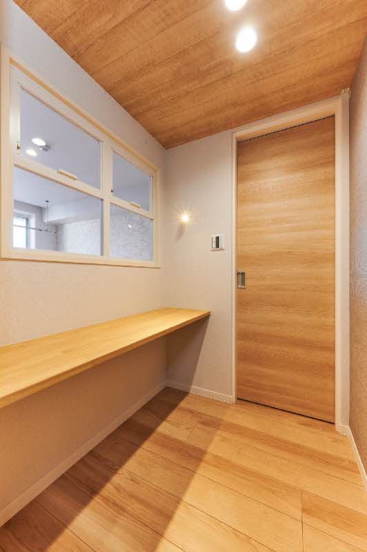 ウィズプラス浦和美園　ウエスト　Ａ棟 302号-5