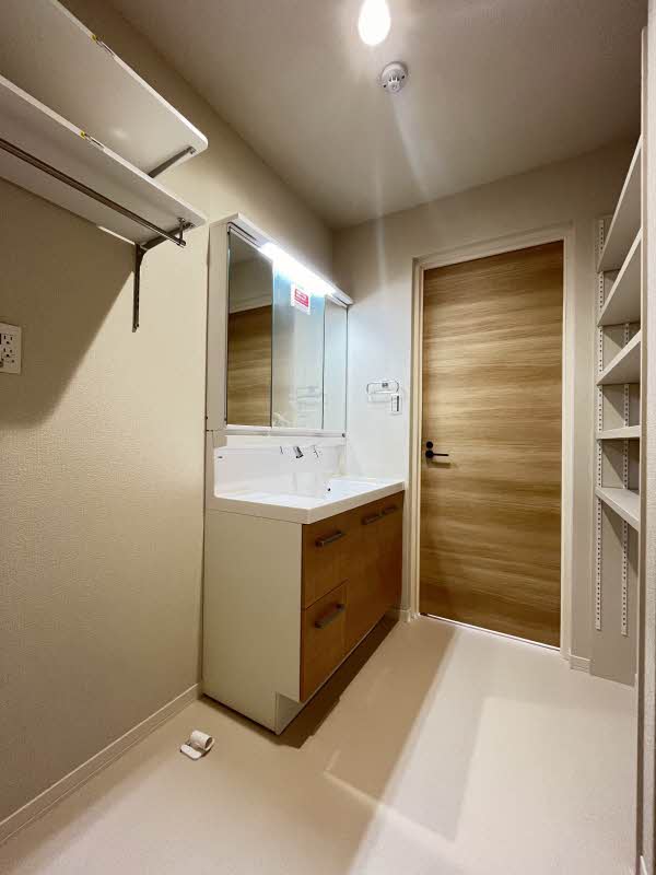 アーク・アムール　ヴィラ 303号-8