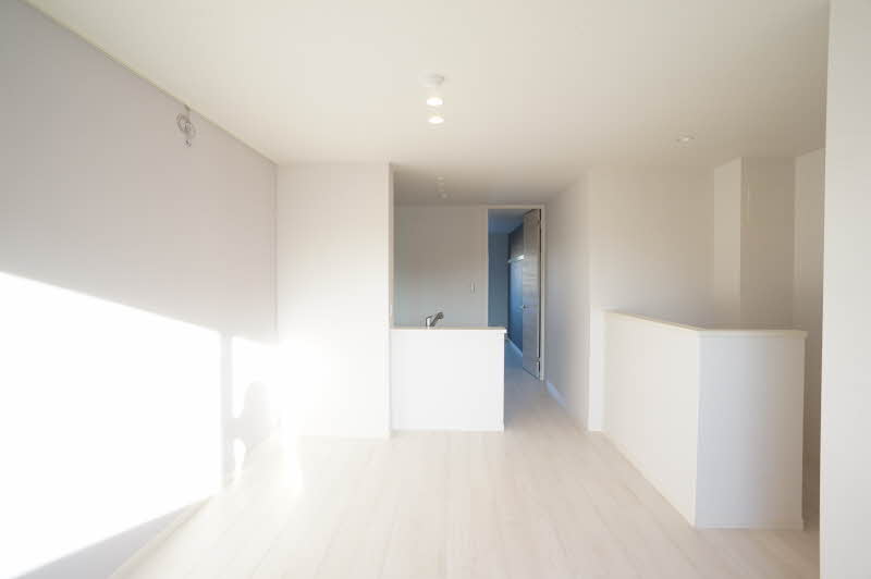 レウニールグラシアス川口 204号-3