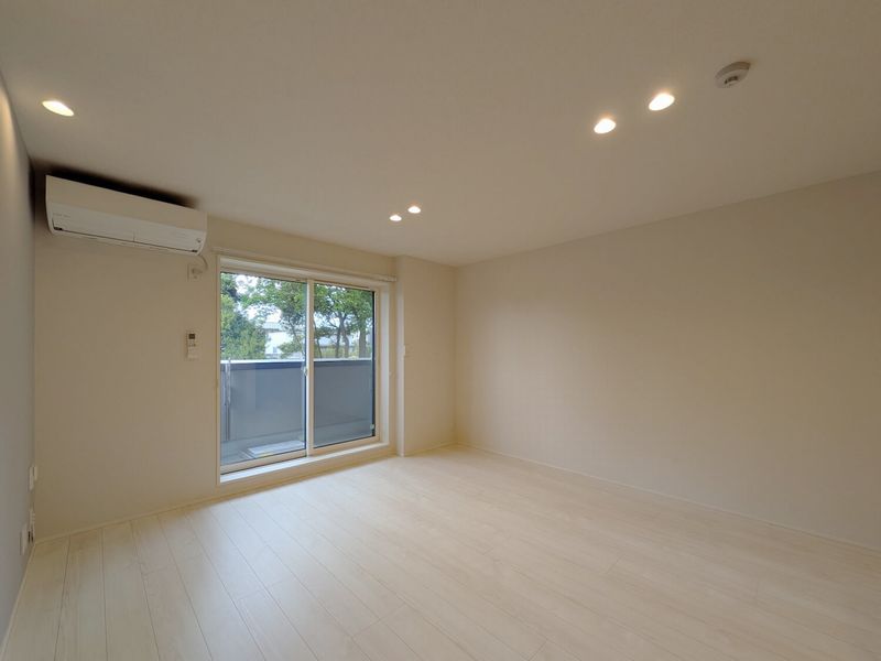 アベニールテラス浦和美園 301号-2