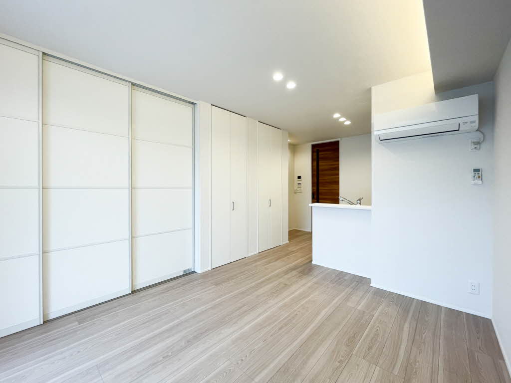 プリムベール岸町 202号-3