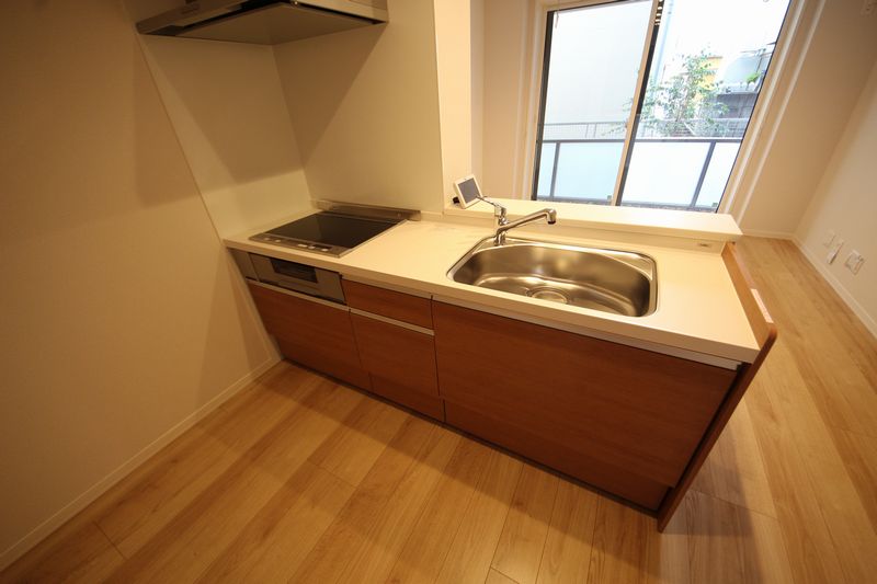 レオナ　イースト 101号-5