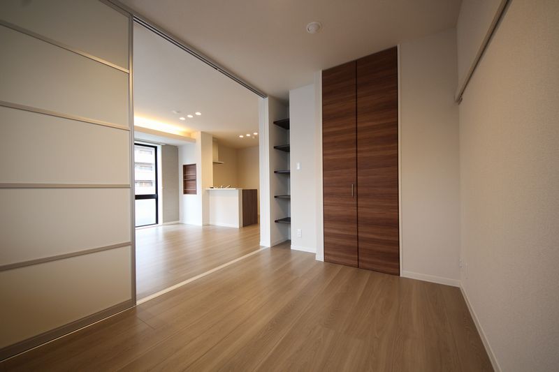 レオナ　イースト 301号-4