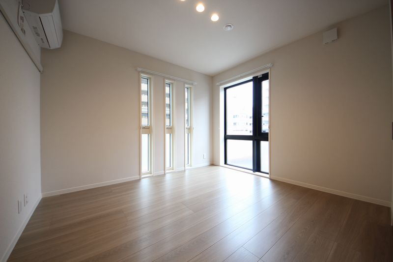 レオナ　イースト 301号-5