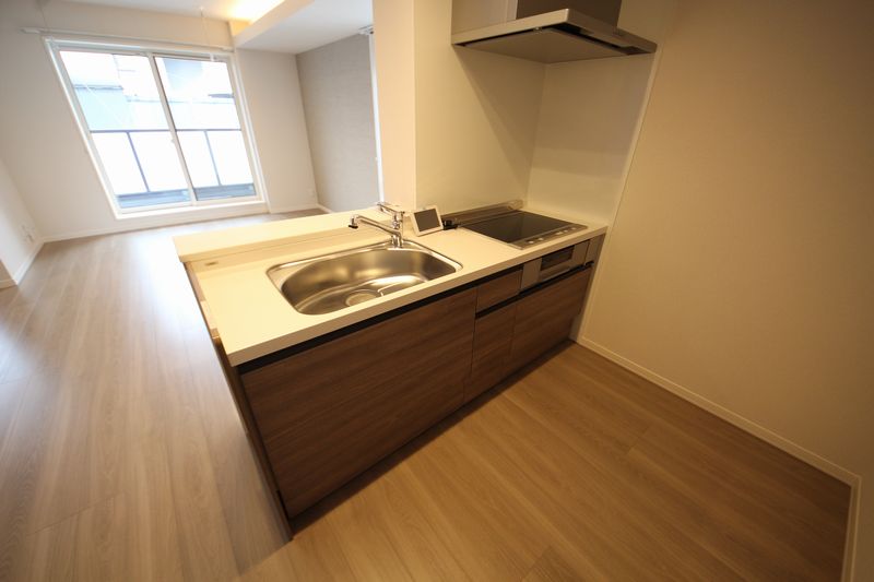 レオナ　イースト 301号-6