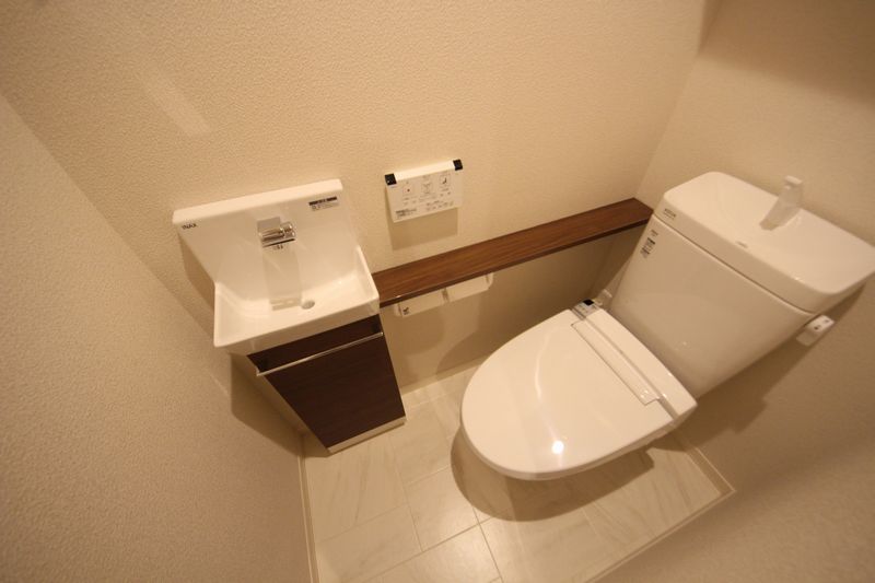 レオナ　イースト 301号-10