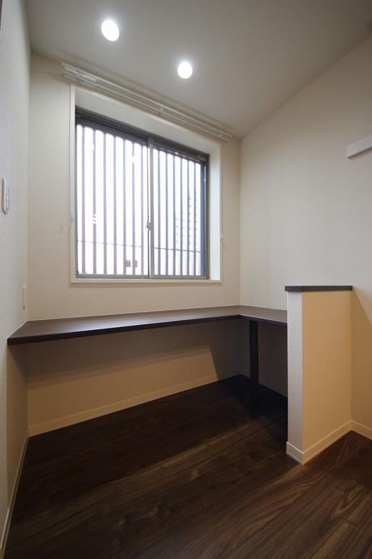 シャーメゾン　フィオーレ　ルナ 302号-5