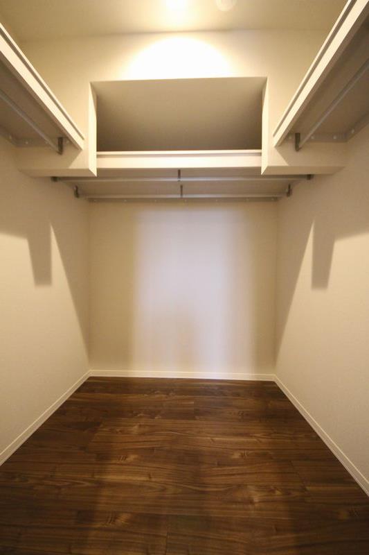 シャーメゾン　フィオーレ　ルナ 302号-6