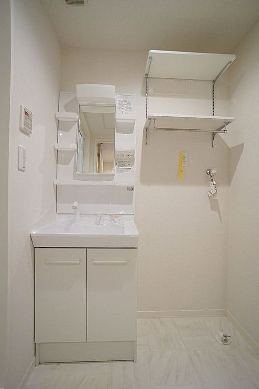 リーベ　三郷中央 301号-8