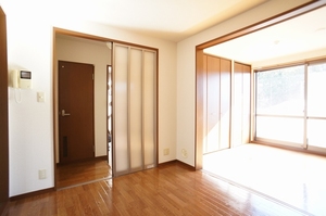 シャーメゾン四番館 101号-3