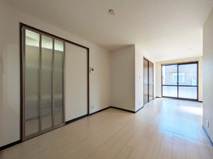 シャトー足立 参番館 102号-3