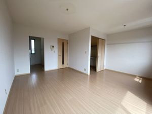 エミネンスＢ 203号-3